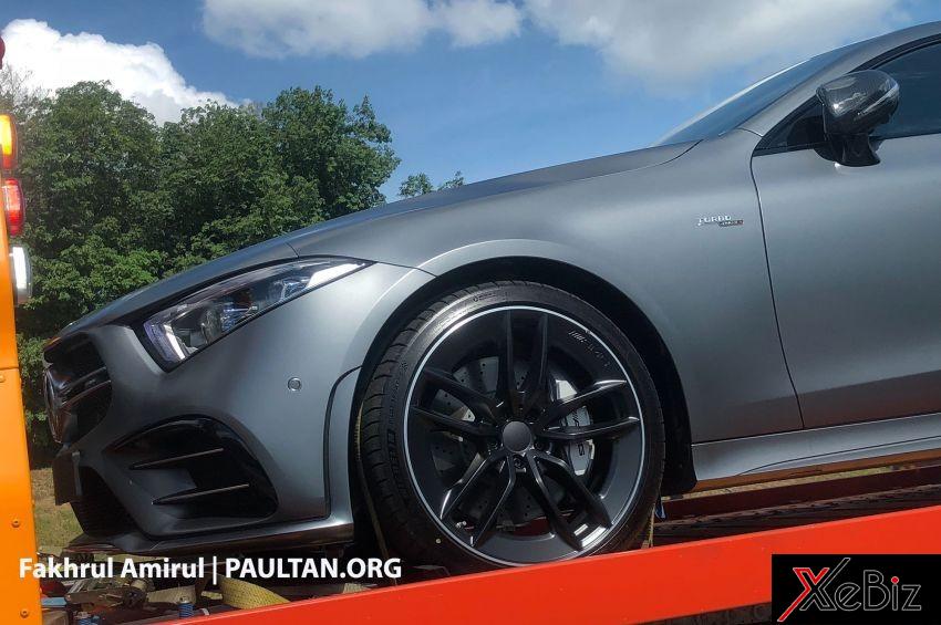 Logo Turbo 4Matic+ trên chắn bùn trước của Mercedes-AMG CLS 53 2019 Logo Turbo 4Matic+ trên chắn bùn trước của Mercedes-AMG CLS 53 2019