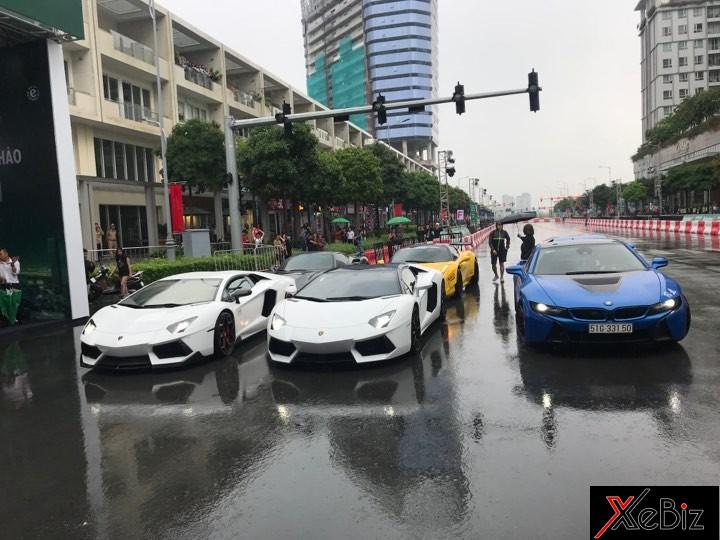 Dàn siêu xe của những người chơi xe tại Sài thành tụ tập Dàn siêu xe của những người chơi xe tại Sài thành tụ tập