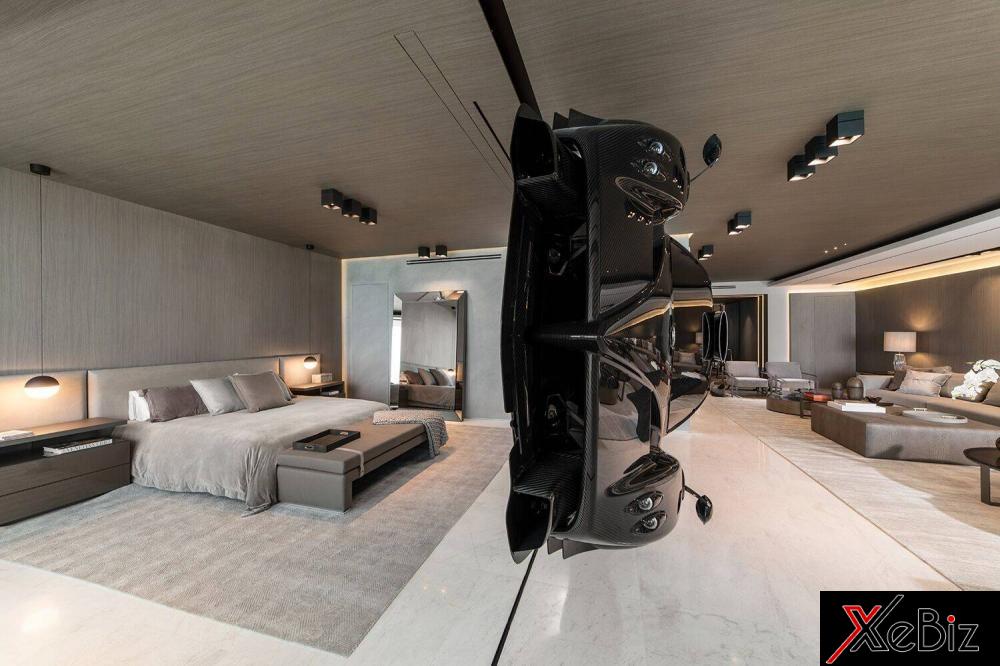 Chiếc Pagani Zonda Revolucion Black Minion treo phòng khách của Pablo Perez Companc 