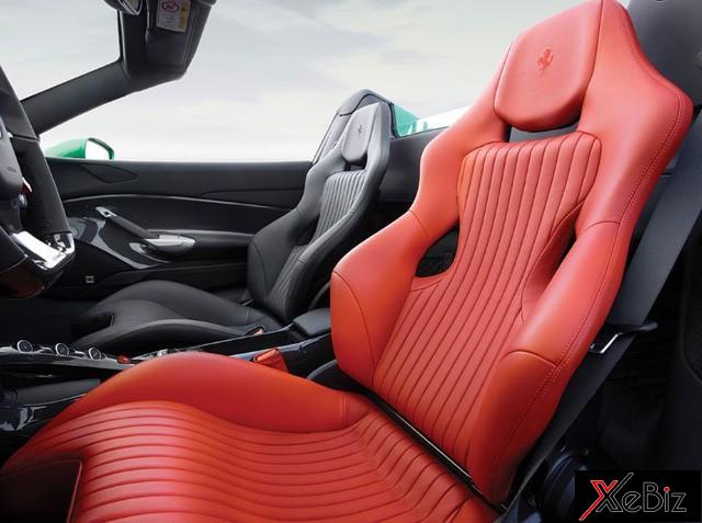 Ferrari 488 Spider có bộ ghế đôi lập màu sắc