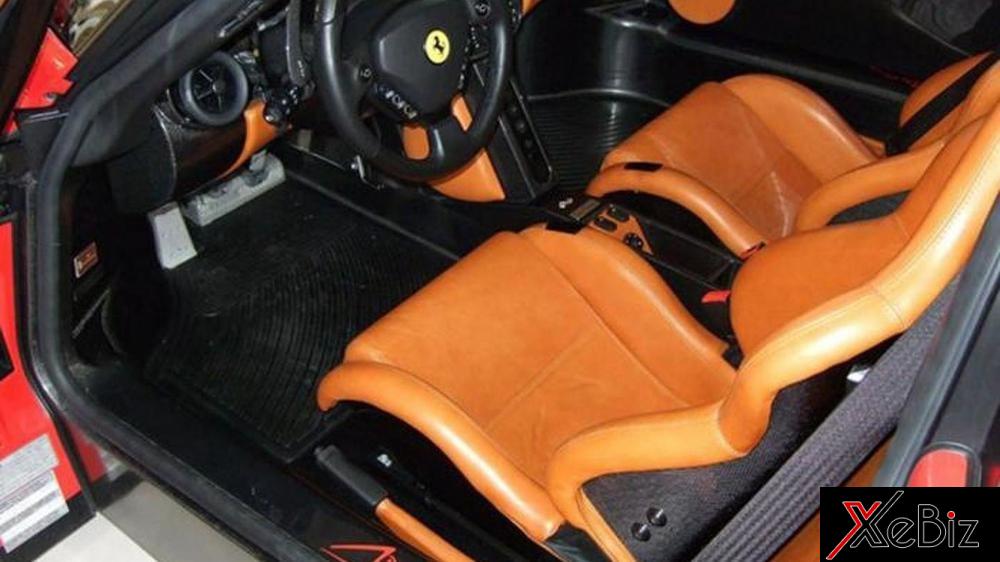 Và nội thất bọc da màu nâu Và nội thất bọc da màu nâu