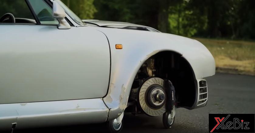 Chiếc Porsche 959 chỉ còn lại 3 bánh xe