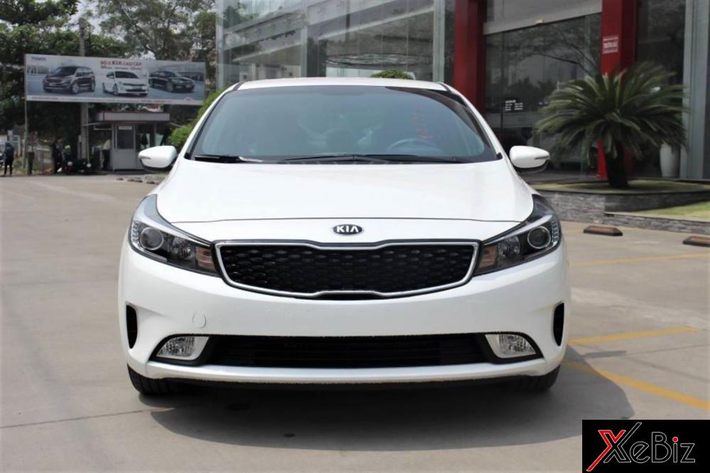 Cận cảnh thiết kế đầu xe của Kia Cerato 1.6 SMT 2018
