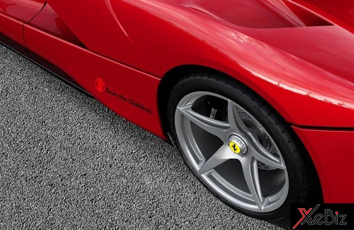 Logo Save for Children trên mẫu xe LaFerrari Aperta Số tiền đấu giá LaFerrari Aperta sẽ được gửi tặng cho Save for Children
