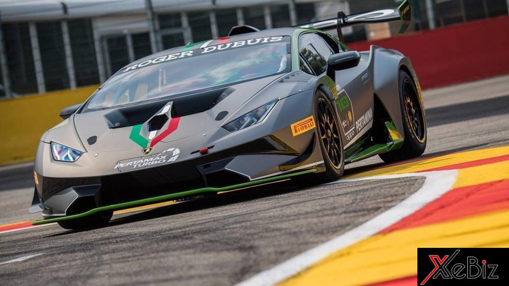Ngoại hình Lamborghini Huracan Super Trofeo Evo 10th Edition không khác gì với mẫu xe đua Huracan Super Trofeo Evo Ngoại hình Lamborghini Huracan Super Trofeo Evo 10th Edition không khác gì với mẫu xe đua Huracan Super Trofeo Evo