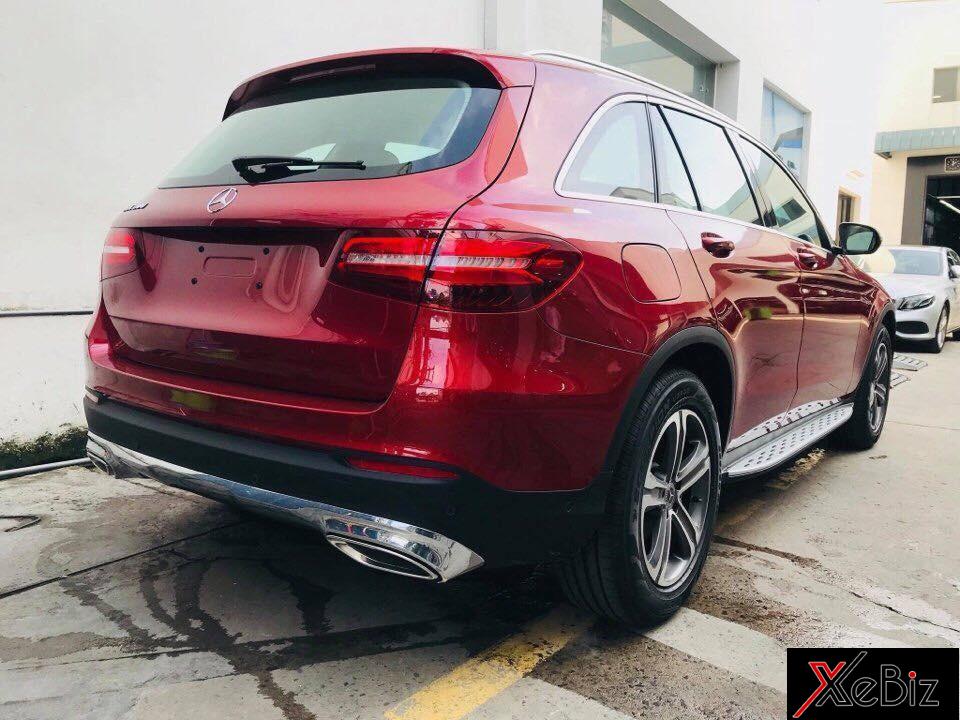 Mercedes-Benz GLC200 2018 dùng vành 18 inch và lốp thông thường