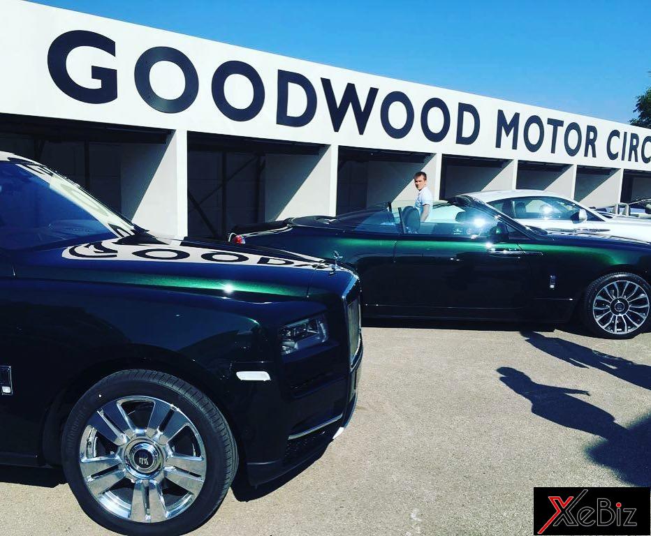 Rolls-Royce Cullinan và Dawn tông xuyệt tông với màu sơn xanh lục ngọc bảo Rolls-Royce Cullinan và Dawn tông xuyệt tông với màu sơn xanh lục ngọc bảo