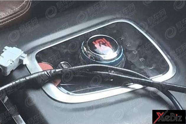 Cụm điều khiển trong xe