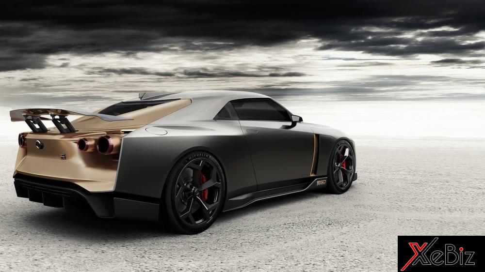 Những chi tiết màu vàng kim xuất hiện từ đầu đến đuôi xe Nissan GT-R50 Những chi tiết màu vàng kim xuất hiện từ đầu đến đuôi xe Nissan GT-R50