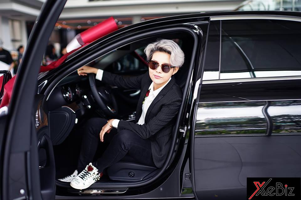  Đây cũng là món quà mà Vũ Cát Tường tự thưởng cho bản thân sau nhiều năm hoạt động nghệ thuật