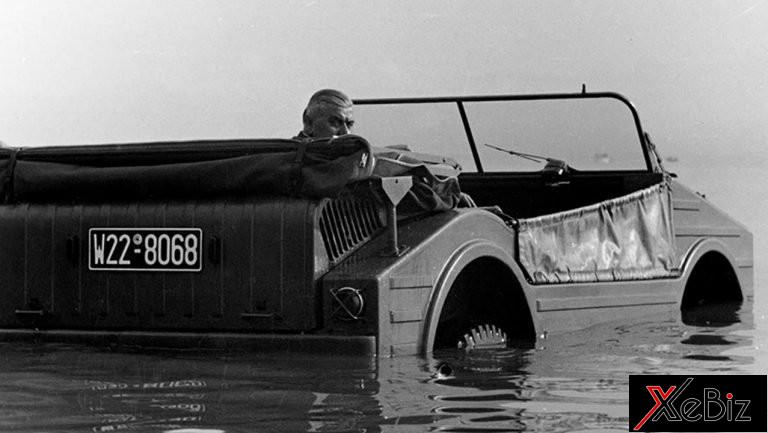 Jagdwagen thậm chi có thể nổi trên mặt nước một cách ngon lành