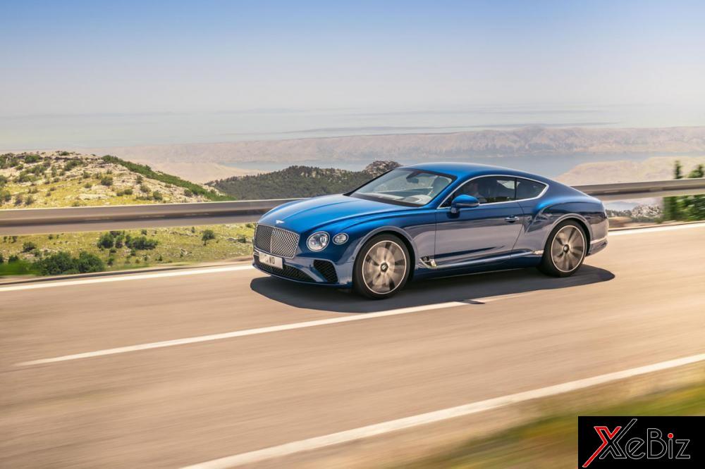 Bentley Continental GT trên đường chạy Bentley Continental GT trên đường chạy 02