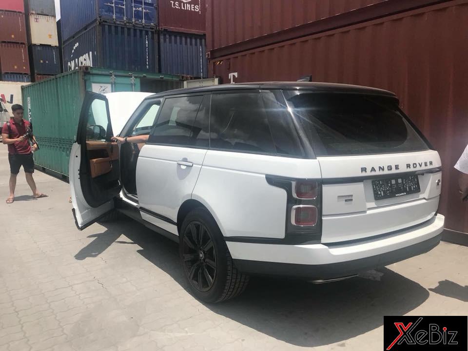 Range Rover P400e 2018 mới xuất hiện tại Việt Nam thuộc phiên bản Autobiography LWB (trục cơ sở dài)