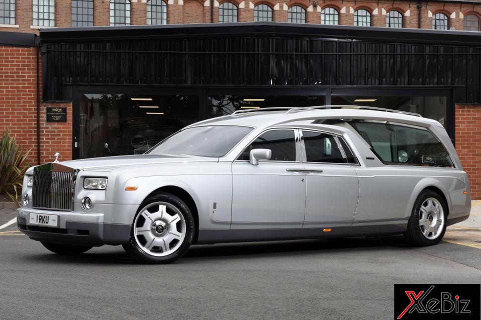 Chiếc Rolls-Royce Phantom sau khi được biến thành xe tang