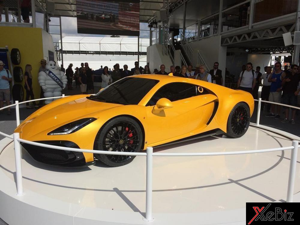 Đáng tiếc thay bên trong khoang lái của Noble M500 không được trang bị gì