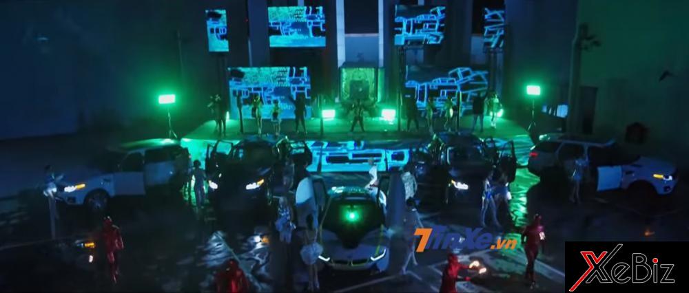 BMW i8 cùng dàn xe Range Rover.