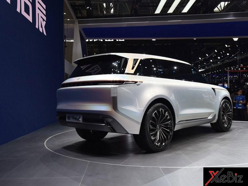 Cụm đèn hậu nối liền của Venucia X