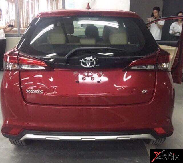 Toyota Yaris 2018 đi kèm đèn hậu và cửa sốp sau mới