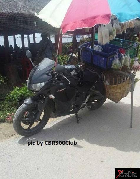 Xe mô tô đi chở hàng, bán hàng rong Xe mô tô đi chở hàng, bán hàng rong