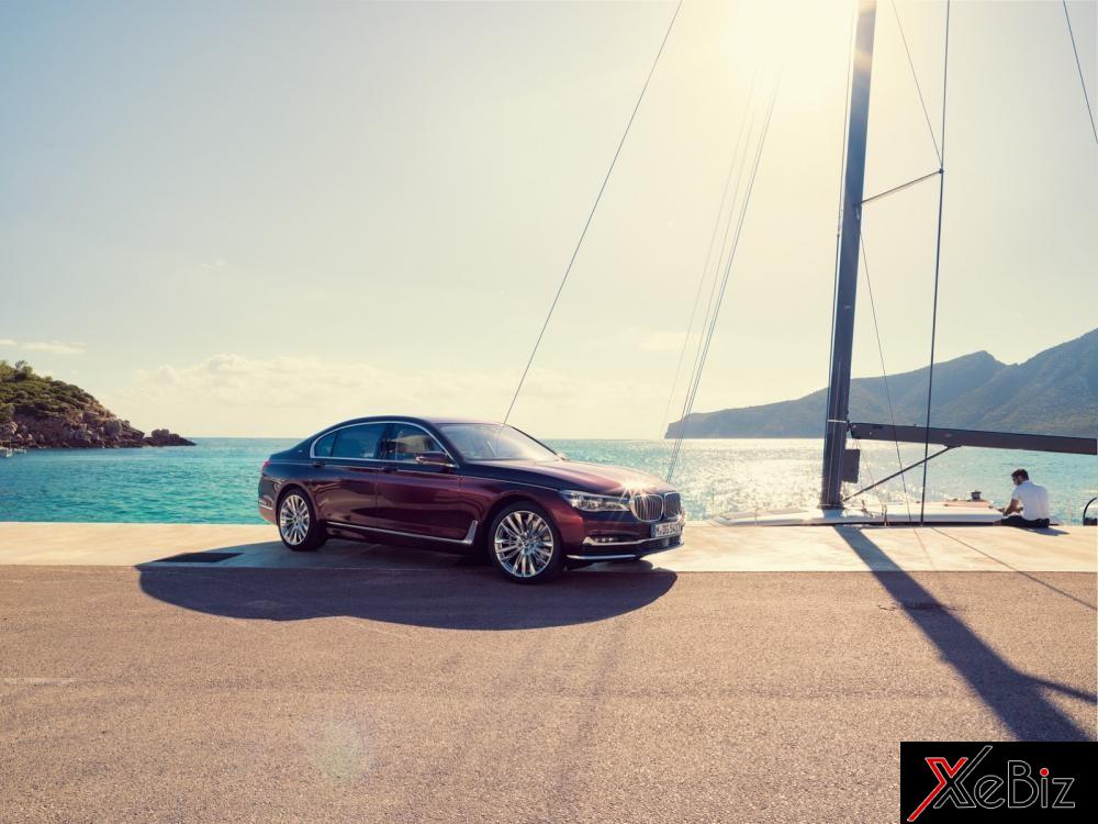 Màu sơn Damask Red trên BMW 7-Series mới Màu sơn Damask Red trên BMW 7-Series mới