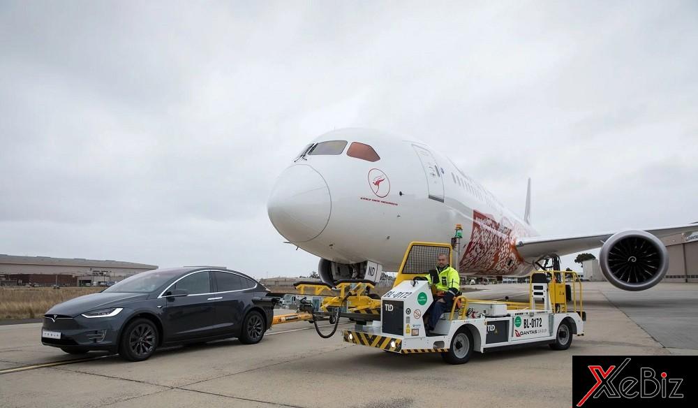 Với thành tích kéo máy bay này, Tesla Model X đã lập kỷ lục Guinness thế giới