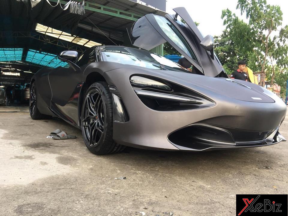 Siêu xe McLaren 720S đầu tiên về Việt Nam thay áo "Batman" cực chất