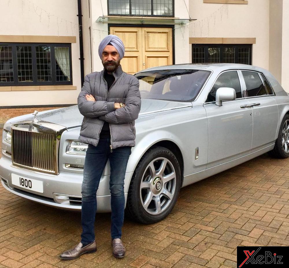 Rolls-Royce Phantom màu bạc