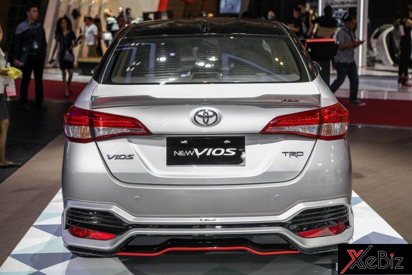 Đuôi xe của Toyota Vios TRD 2018 cũng được bổ sung bộ body kit mới