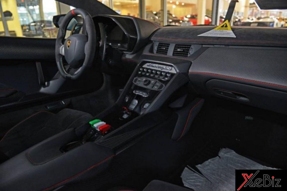 Nội thất sang trọng của xe Lamborghini Veneno Nội thất sang trọng của xe Lamborghini Veneno 1