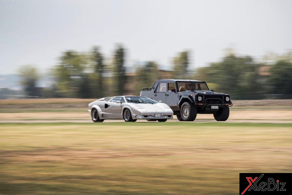 Động cơ V12, hút khí tự nhiên, dung tích 5.2 lít của chiếc Lamborghini LM002 được lấy từ siêu xe Lamborghini Countach