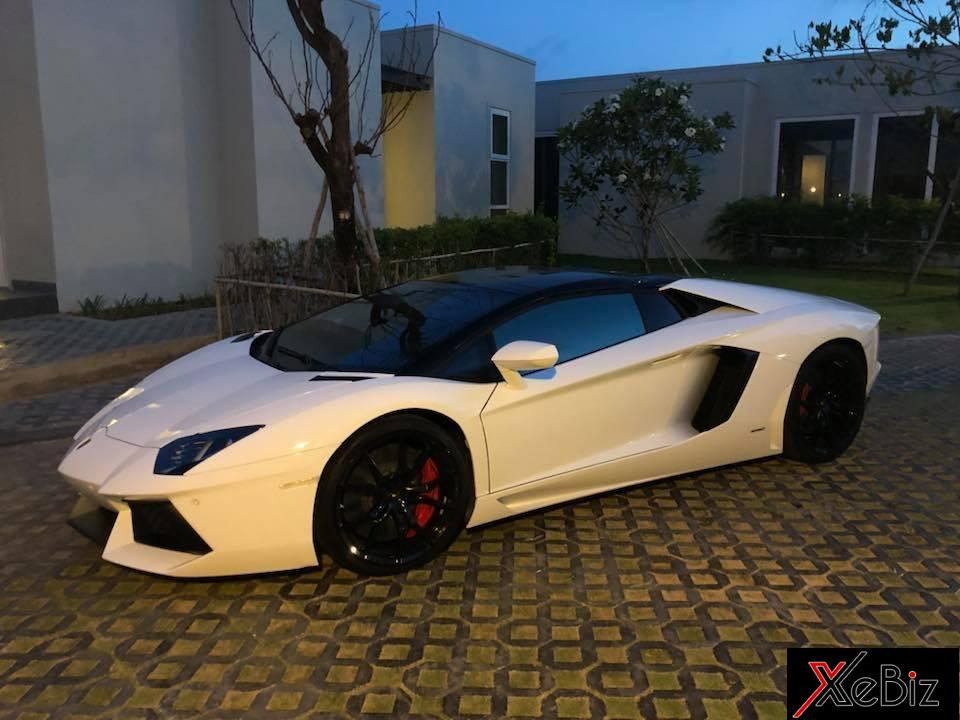 Lamborghini Aventador mui trần lúc mới về nước Lamborghini Aventador mui trần lúc mới về nước