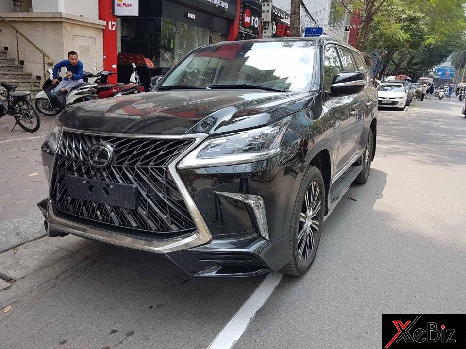 Lexus LX570 Super Sport 2018 có ngoại hình hầm hố hơn bản tiêu chuẩn  Lexus LX570 Super Sport 2018 có ngoại hình hầm hố hơn bản tiêu chuẩn
