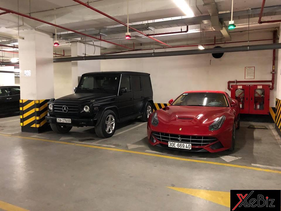 Ferrari F12 Berlinetta đỗ cùng Mercedes-Benz G55. Ferrari F12 Berlinetta đỗ cùng Mercedes-Benz G55.