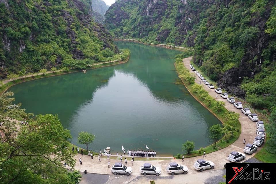 Đoàn siêu xe xuyên Việt của ông Đặng Lê Nguyên Vũ xếp hàng dài tại Động Am Tiên