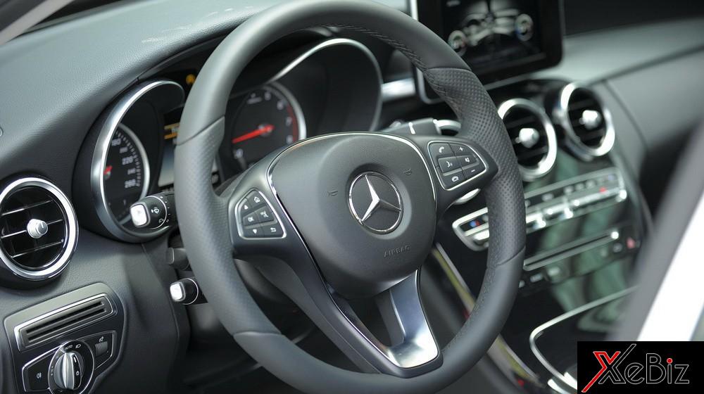 Mercedes-Benz C-Class và E-Class thêm trang bị, giá không đổi