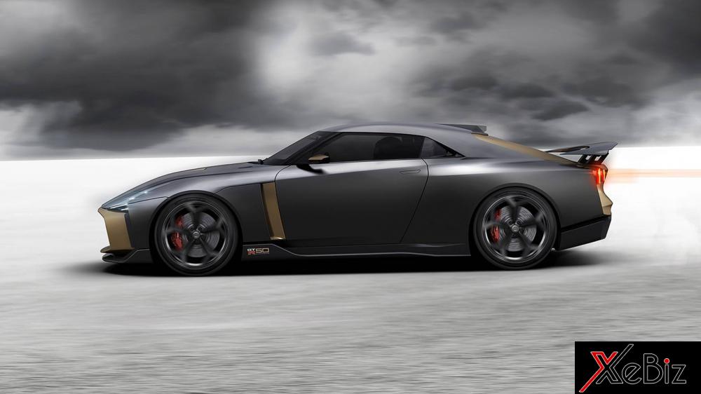 Nóc và giữa thân xe của Nissan GT-R50 đều được hạ thấp Nóc và giữa thân xe của Nissan GT-R50 đều được hạ thấp