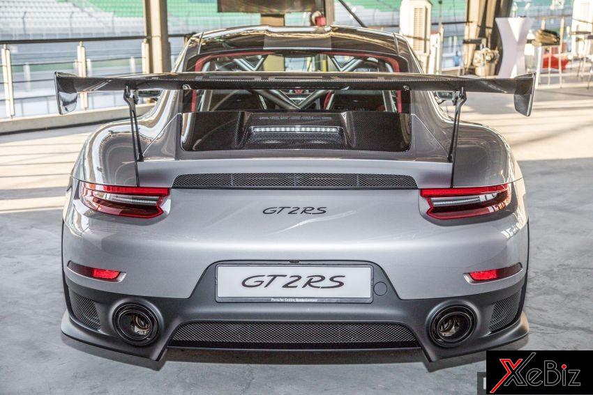 Porsche 911 GT2 RS 2018 mạnh hơn phiên bản cũ