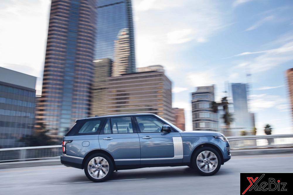 Kết hợp cả động cơ xăng và điện, Range Rover HSE P400e có tổng công suất tối đa lên đến 398 mã lực Kết hợp cả động cơ xăng và điện, Range Rover HSE P400e có tổng công suất tối đa lên đến 398 mã lực