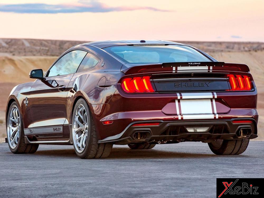 Shelby Mustang Super Snake 2018 nhìn từ phía sau Shelby Mustang Super Snake 2018 nhìn từ phía sau