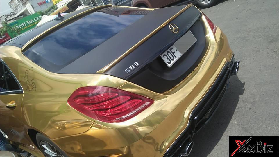 Cản va sau của chiếc Mercedes-Benz S-Class độ body kit Sports Line Black Bison Edition hầm hố hơn so với xe nguyên bản. Ngoài ra bản độ này còn có chụp ống xả kép và đuôi cá nhỏ