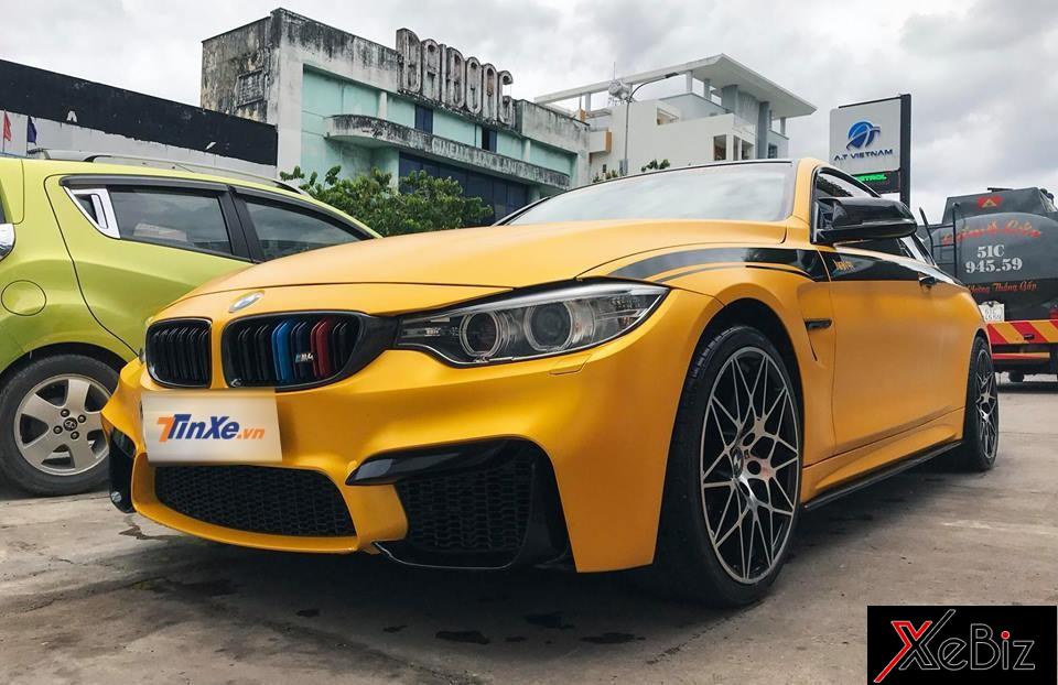 Chiếc BMW 428i không chỉ độ body kit M4 mà còn được độ mâm 19 inch đi kèm lốp Pirelli Chiếc BMW 428i không chỉ độ body kit M4 mà còn được độ mâm 19 inch đi kèm lốp Pirelli