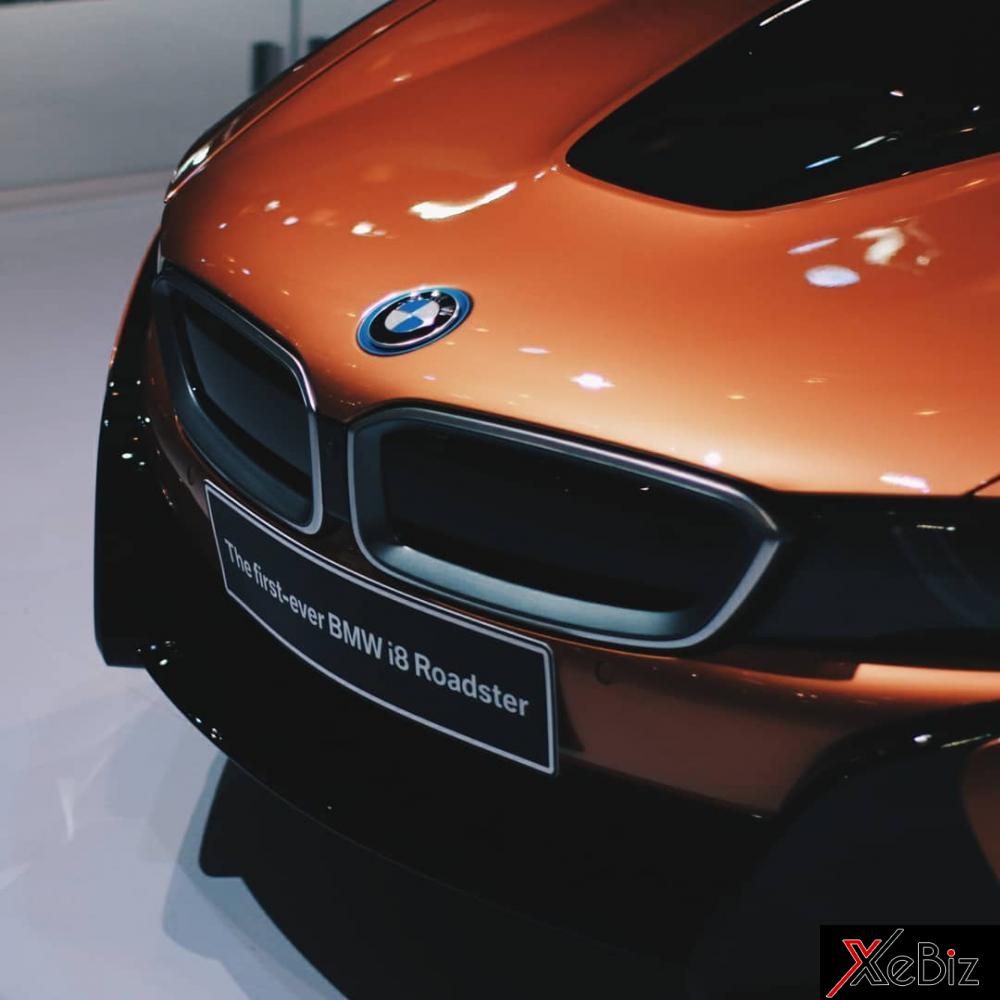 Lưới tản nhiệt quả thận đôi của BMW i8 Roadster