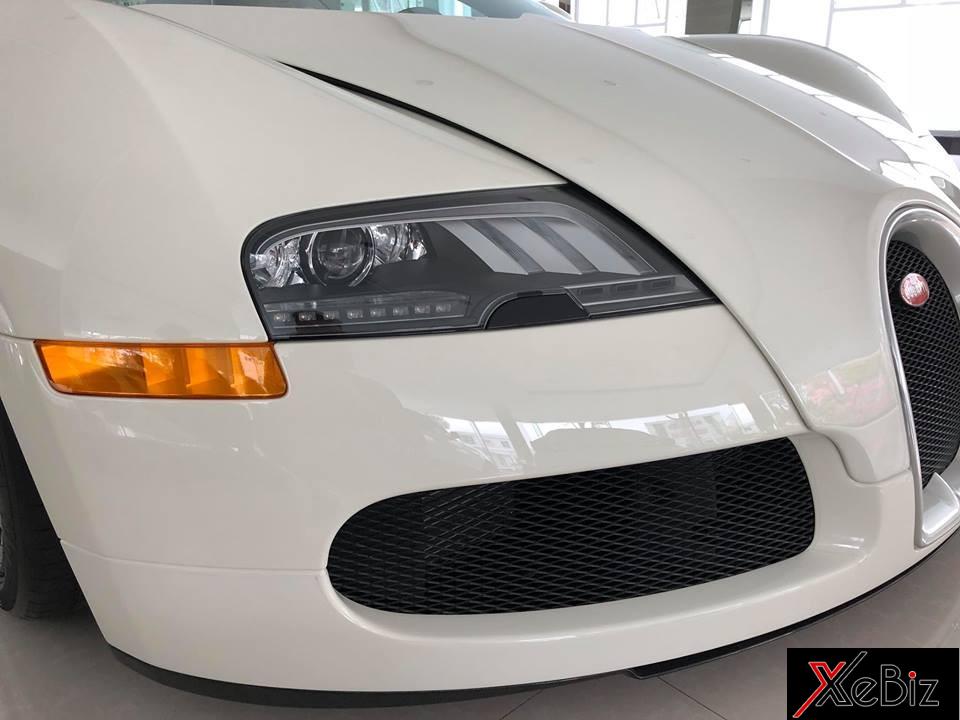 Bugatti Veyron&nbsp;độc nhất Việt Nam còn có một chi tiết khác so với xe nguyên bản chính là đôi mắt mới của phiên bản Super Sport.&nbsp;