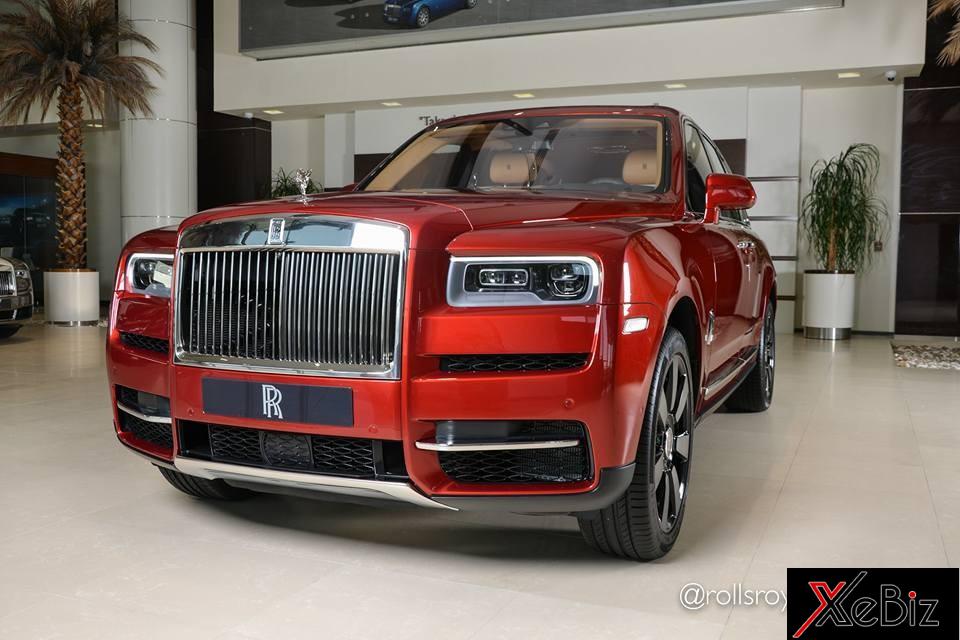 Đây là 1 trong những đại lý Rolls-Royce hiếm hoi trên thế giới có chiếc SUV Cullinan để các khách hàng chiêm ngưỡng ngoài đời thực