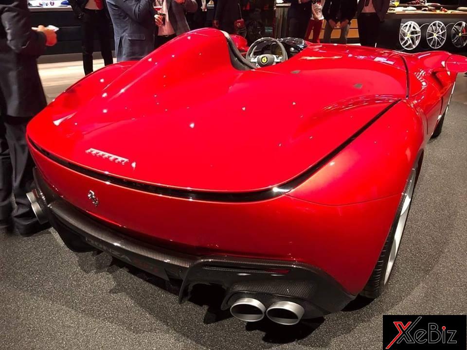 Phần đuôi xe hoàn toàn mới của Ferrari Monza SP1
