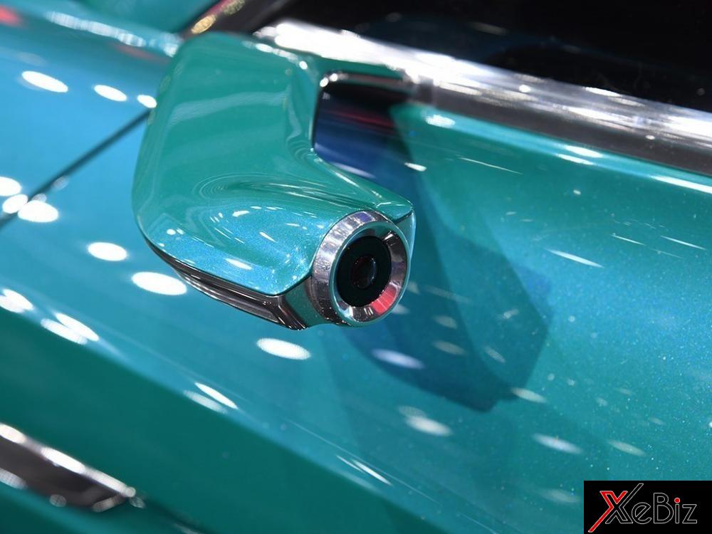 Camera thay thế cho gương chiếu hậu ở hai bên