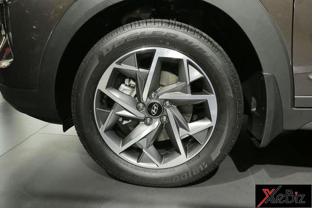 Cận cảnh bộ vành la-zăng lạ mắt của Hyundai Tucson 2019 Cận cảnh bộ vành la-zăng lạ mắt của Hyundai Tucson 2019