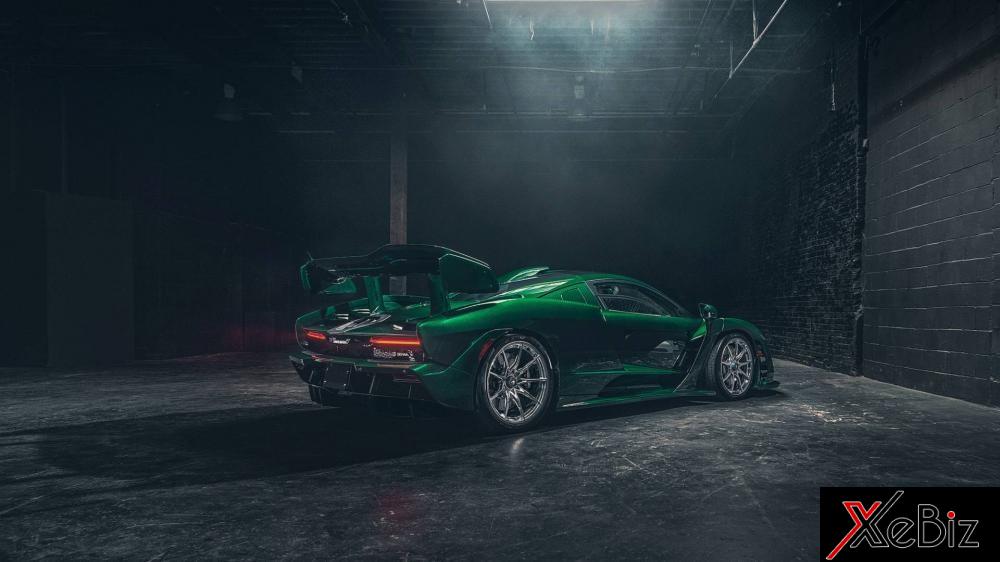 Màu sơn của siêu xe này là xanh carbon độc đáo và chưa từng có chiếc McLaren nào khoác áo màu này Màu sơn của siêu xe này là xanh carbon độc đáo và chưa từng có chiếc McLaren nào khoác áo màu này