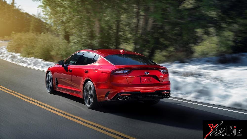 Kia Stinger 2018 GT trên đường chạy 5