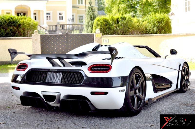 Koenigsegg Agera RS đã qua sử dụng tại Nga có ngoại thất sơn màu trắng